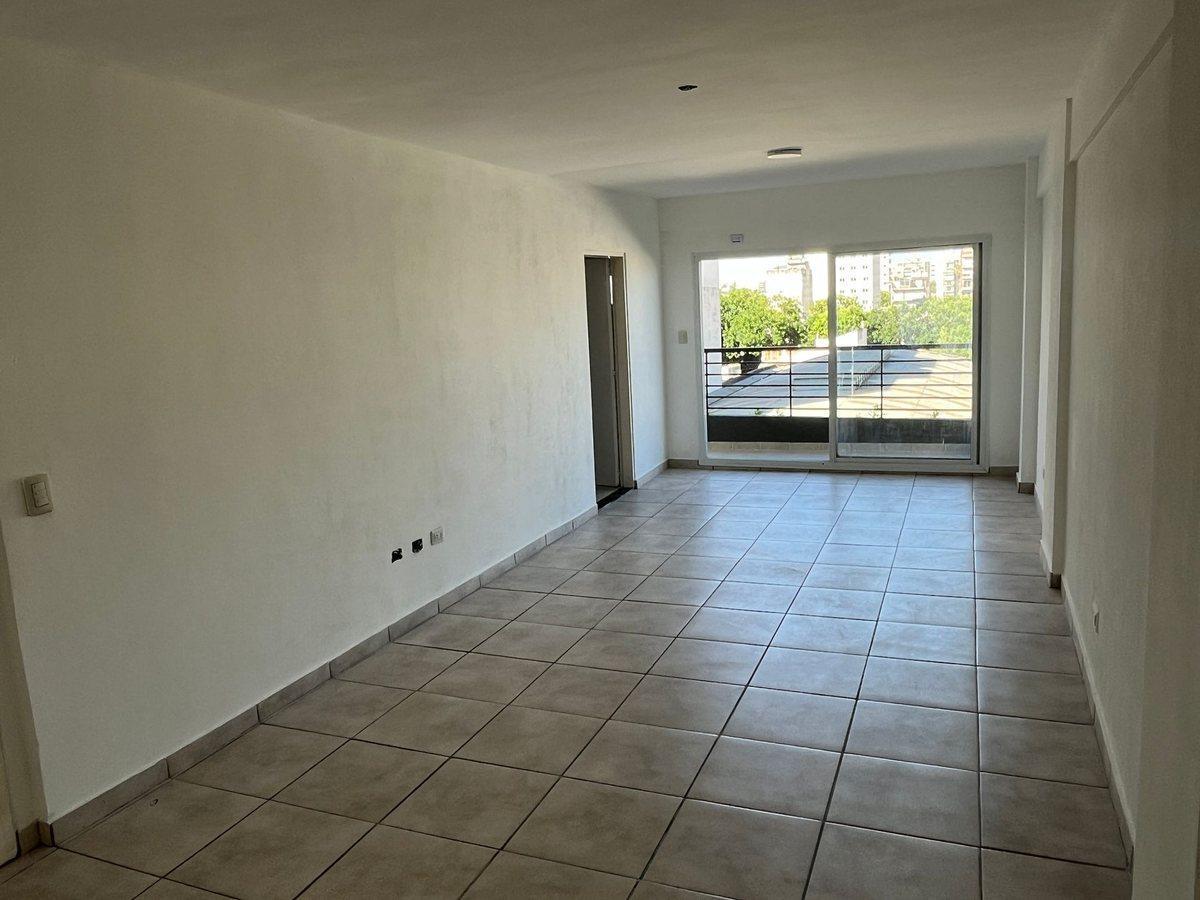 Foto de DEPTO MONOAMBIENTE PISO 5 VISTA ABIERTA CON BALCÓN, imagen 2