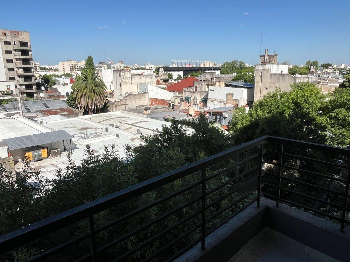 Foto de DEPTO MONOAMBIENTE PISO 5 VISTA ABIERTA CON BALCÓN, imagen 3