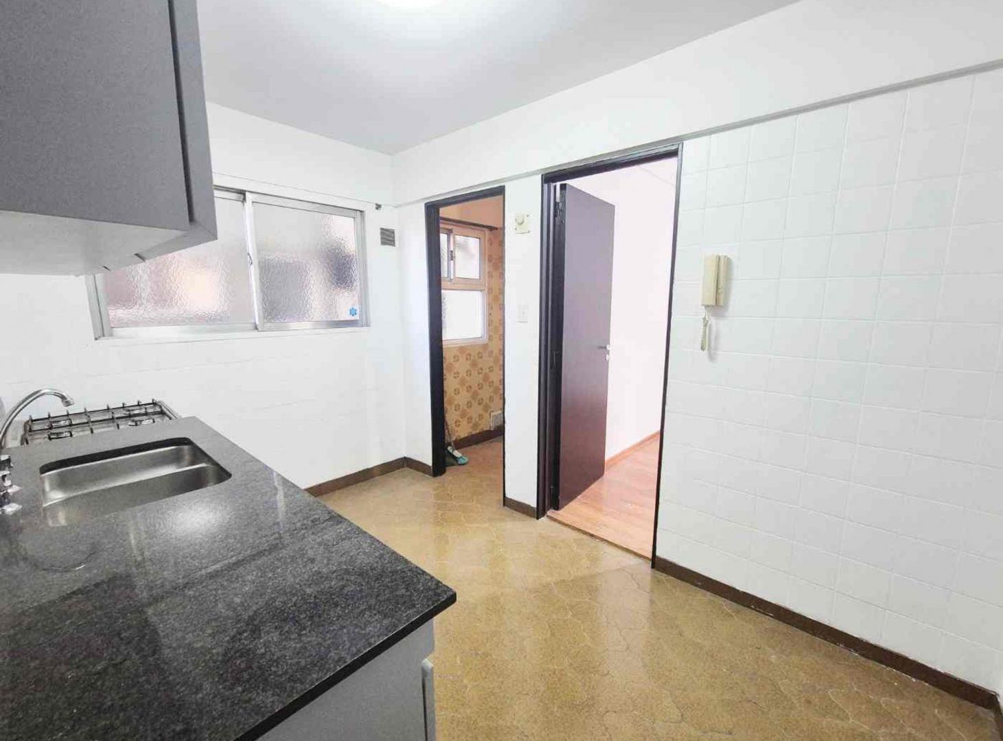 Foto de VENTA DPTO 4 AMBIENTES COCHERA VILLA DEL PARQUE, imagen 3