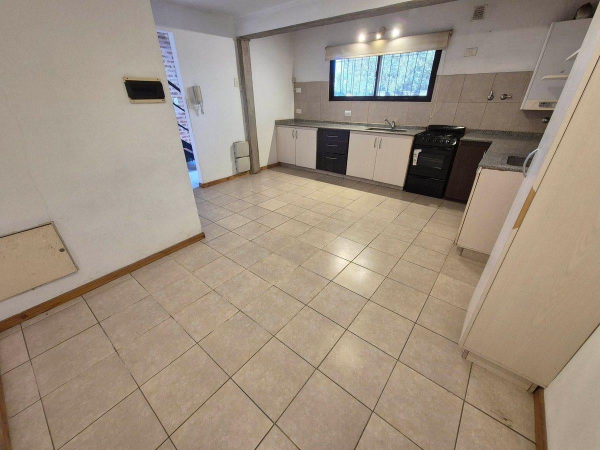 Foto de PH DÚPLEX 4 AMB. VENTA BECCAR JARDÍN COCHERA, imagen 3