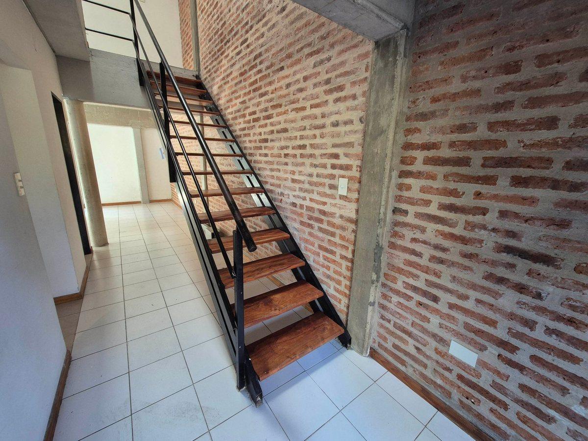 Foto de PH DÚPLEX 4 AMB. VENTA BECCAR JARDÍN COCHERA, imagen 2