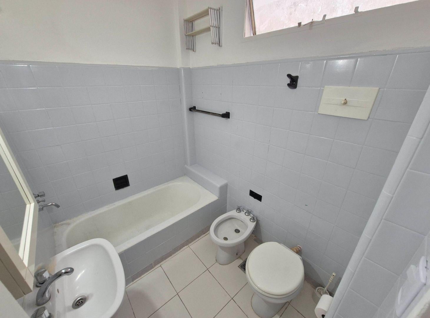 Foto de MONOAMBIENTE VENTA RECOLETA PISO ALTO FRENTE, imagen 2