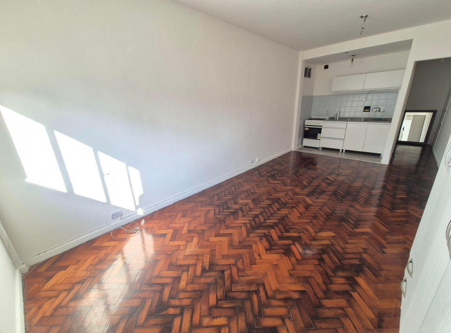 Foto de MONOAMBIENTE VENTA RECOLETA PISO ALTO FRENTE, imagen 1