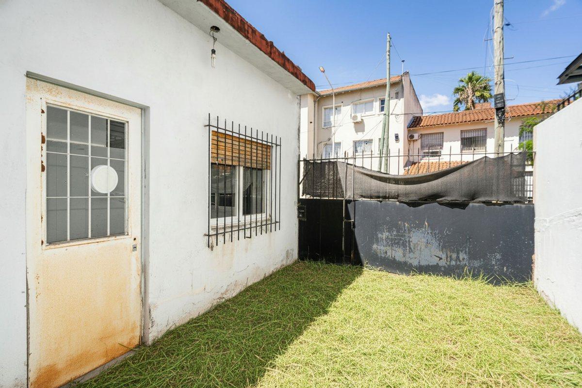 Foto de CASA Y LOCAL COML 5AMBS 2BAÑ GARAJE JARDÍN HAEDO, imagen 5