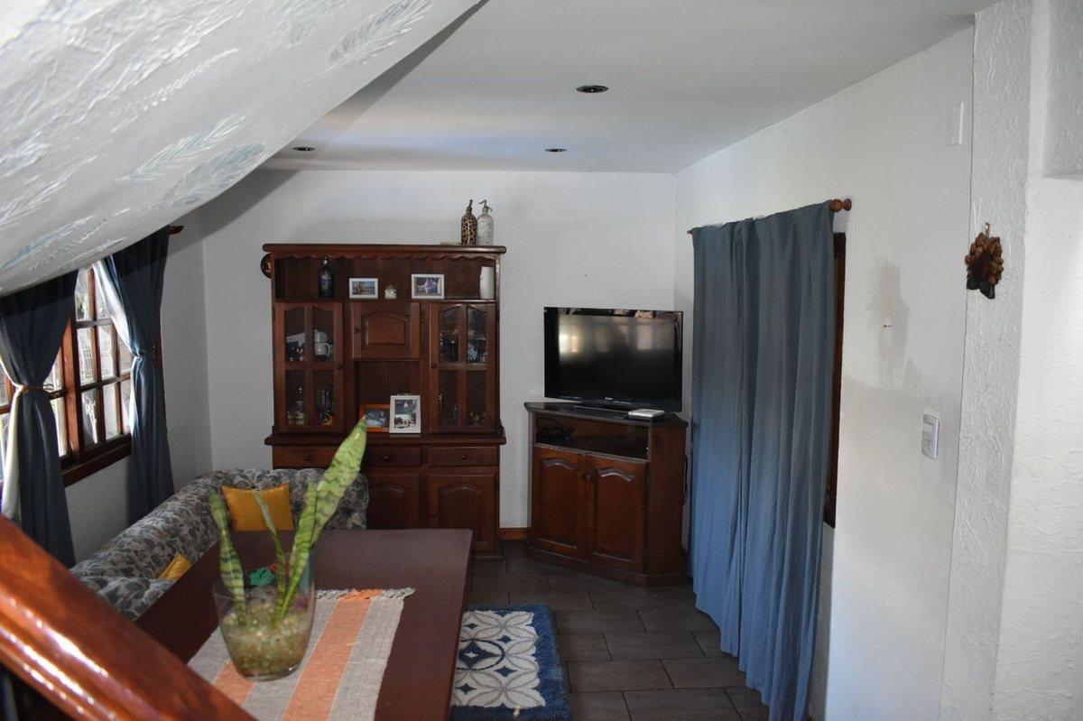 Foto de Casa 4 ambientes + Depto 2 amb en VENTA, imagen 3