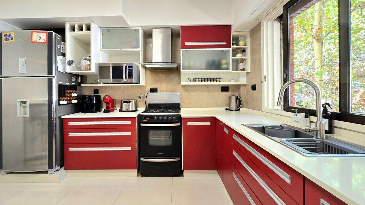 Foto de Venta Piso de Categoría con Balcón y Cochera, imagen 1