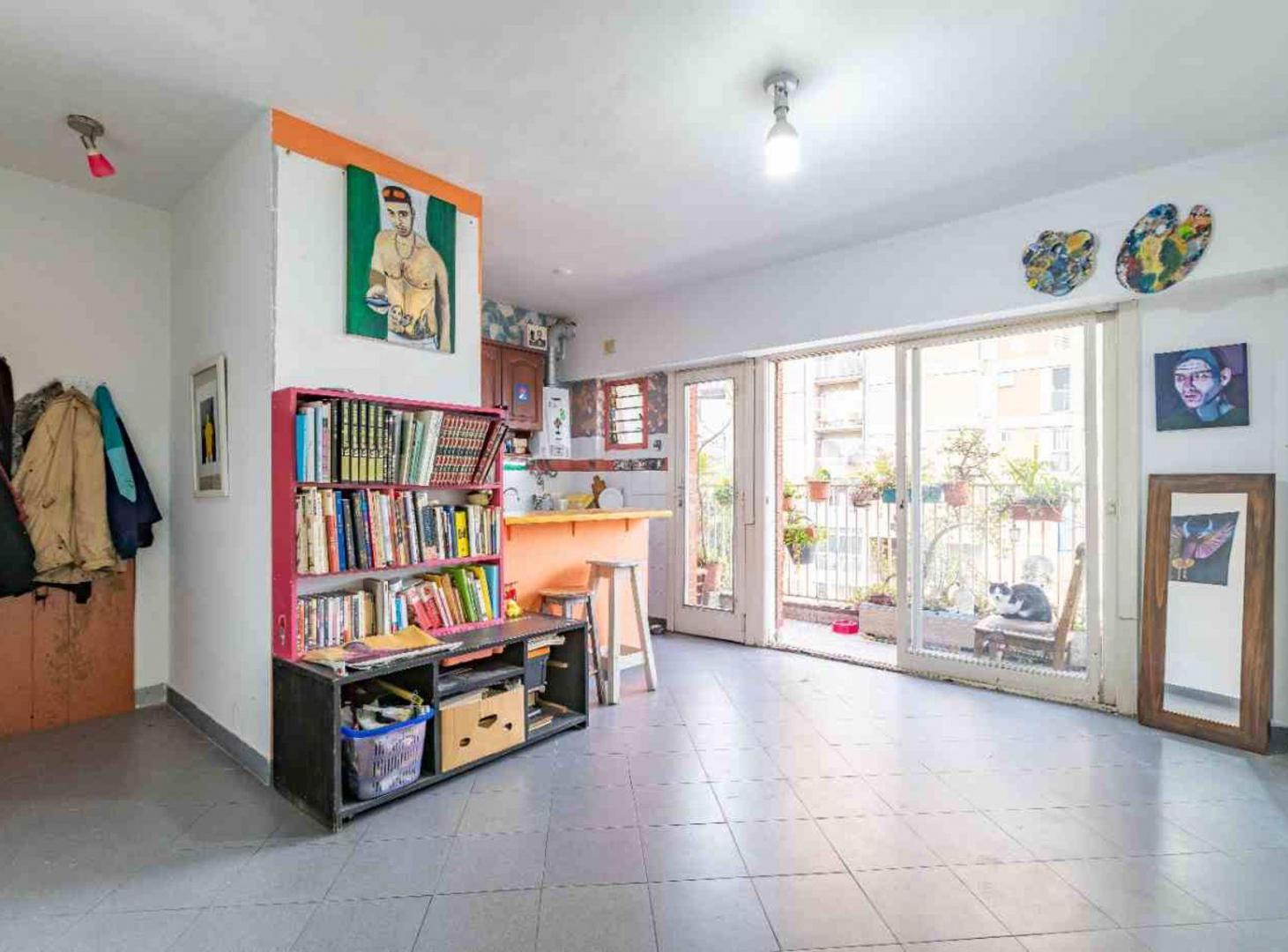 Foto de DEPTO 2 AMB EN VENTA CON BALCÓN - PARQUE PATRICIOS, imagen 1