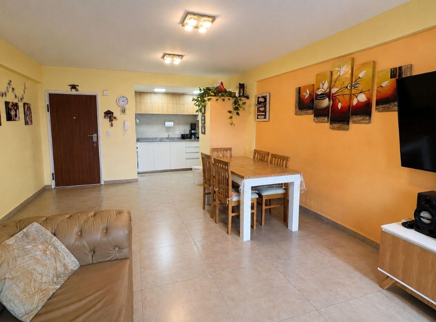Foto de VENTA DEPARTAMENTO 3 AMB CON COCHERA Y BALCÓN, imagen 3