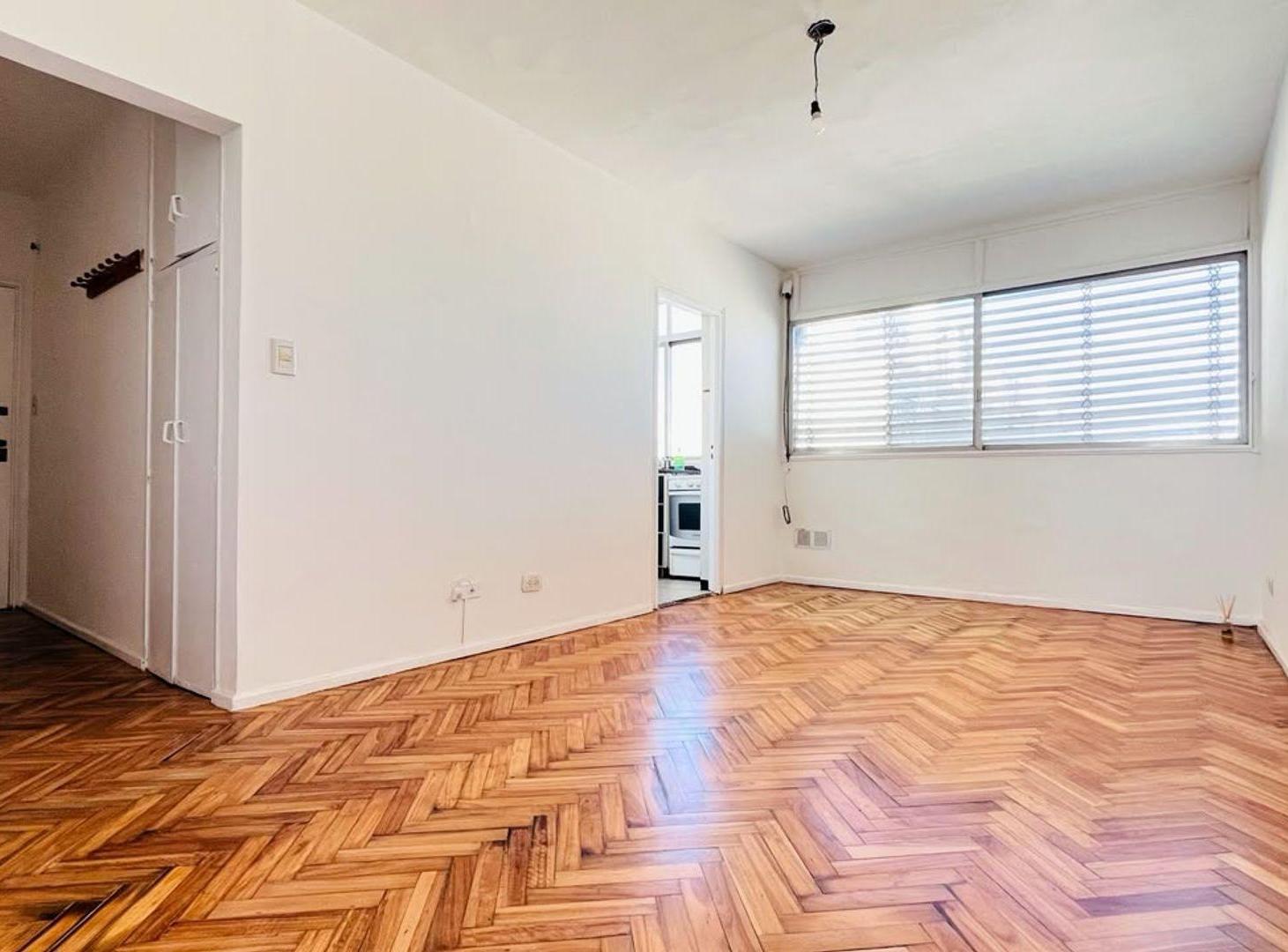Foto de VENTA DEPTO 2 AMBIENTES. LUMINOSO. FLORES NORTE, imagen 1