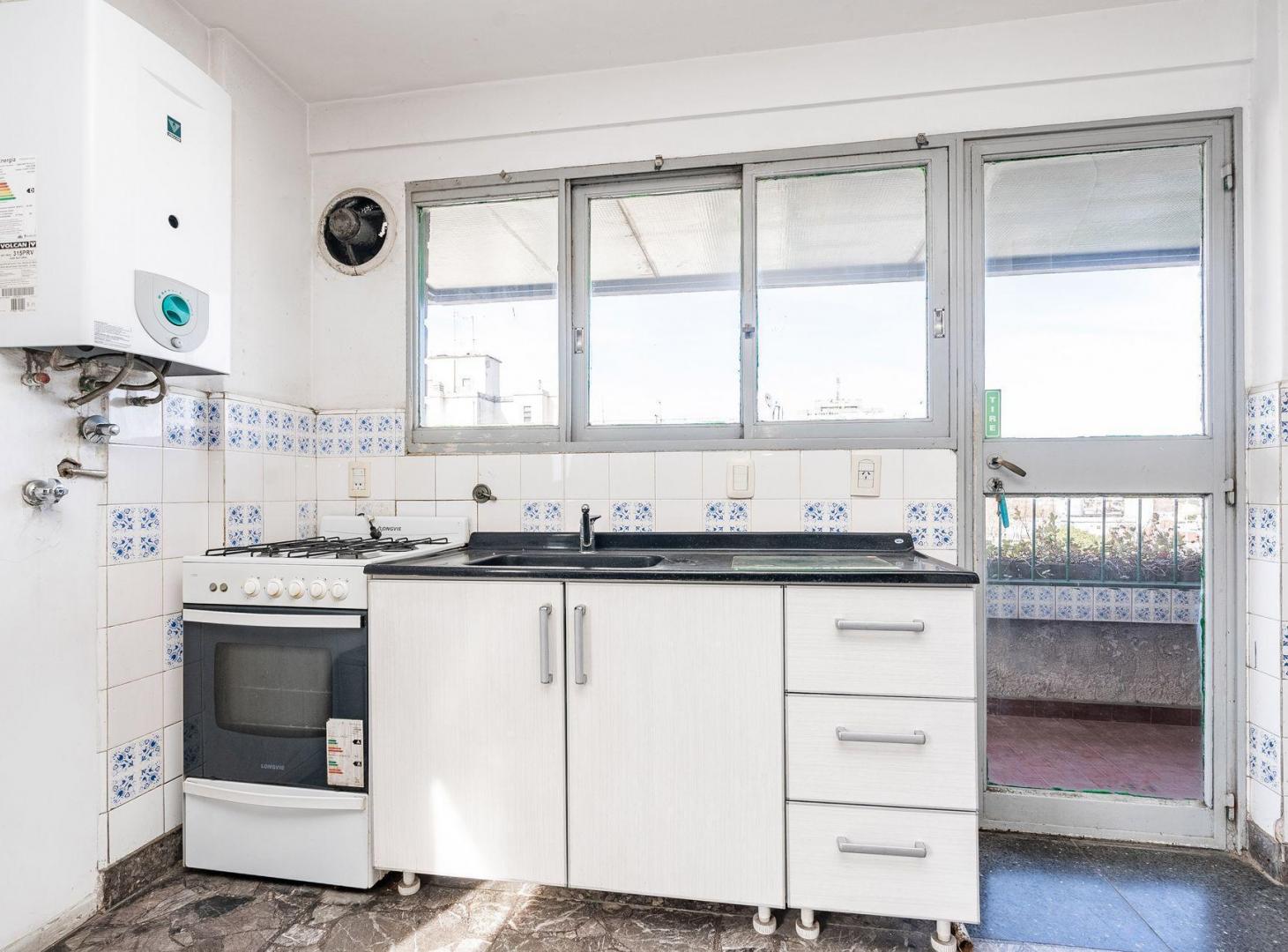 Foto de Venta Departamento 2 Amb Cochera Balcón y Baulera, imagen 4