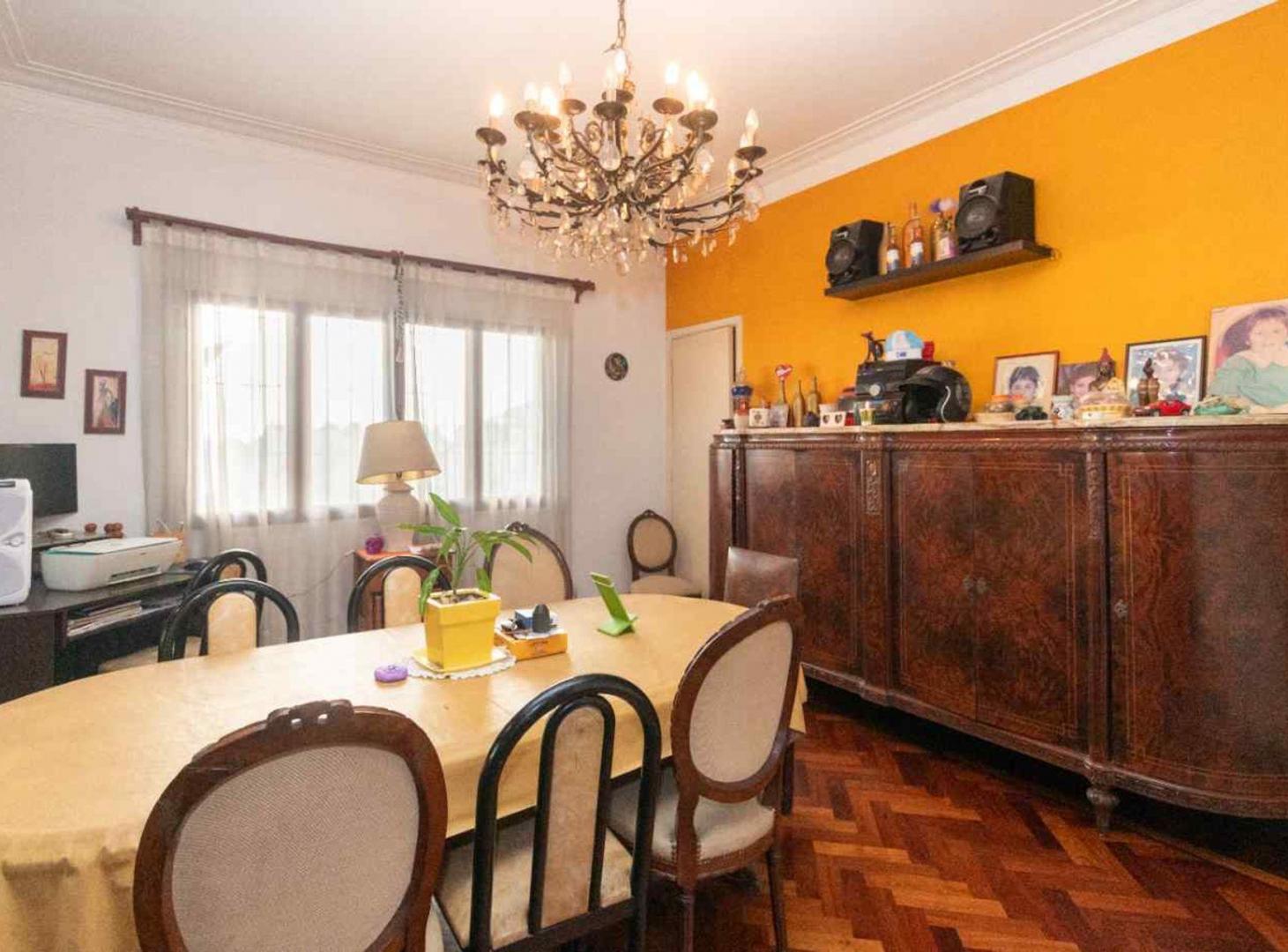 Foto de CASA 5 AMB. QUINCHO LAVAVADERO COCHERA P/4 AUTOS, imagen 4