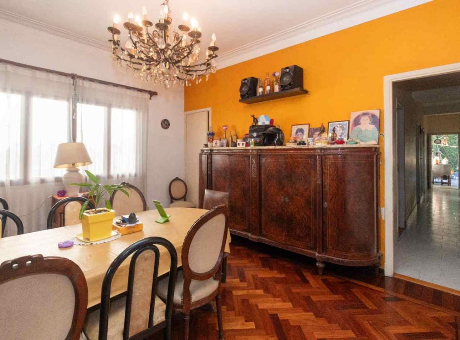 Foto de CASA 5 AMB. QUINCHO LAVAVADERO COCHERA P/4 AUTOS, imagen 3