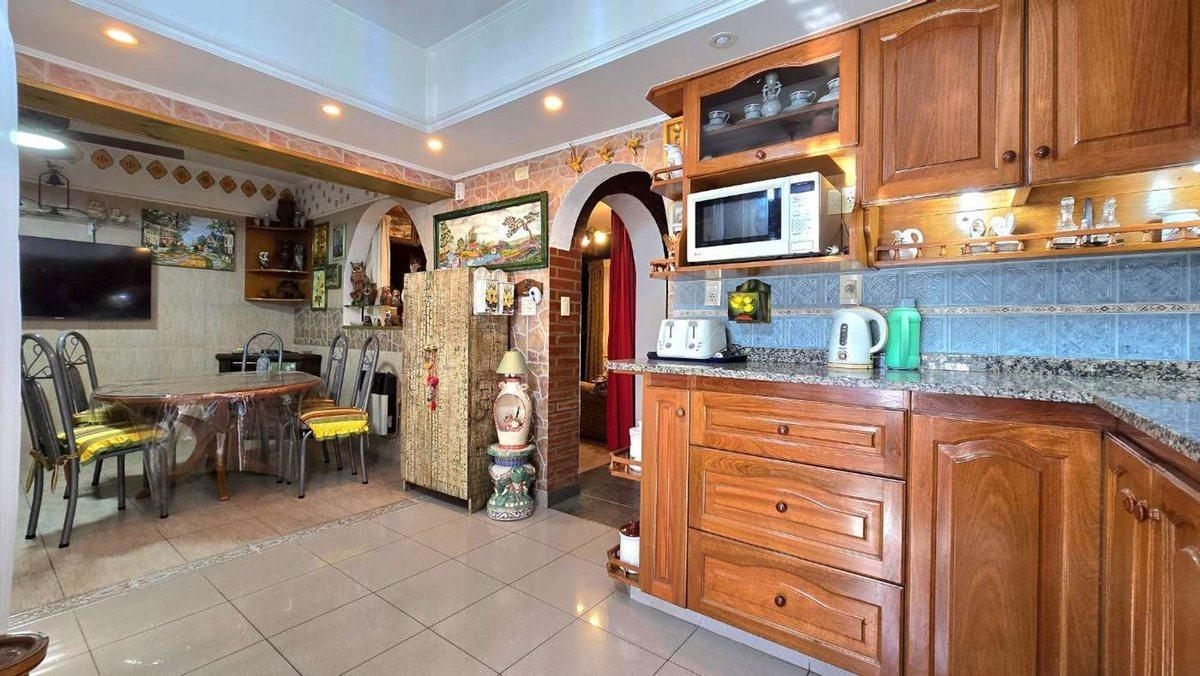 Foto de CASA CHALET 4 AMB COCHERA PATIO PARRILLA TERRAZAS, imagen 2