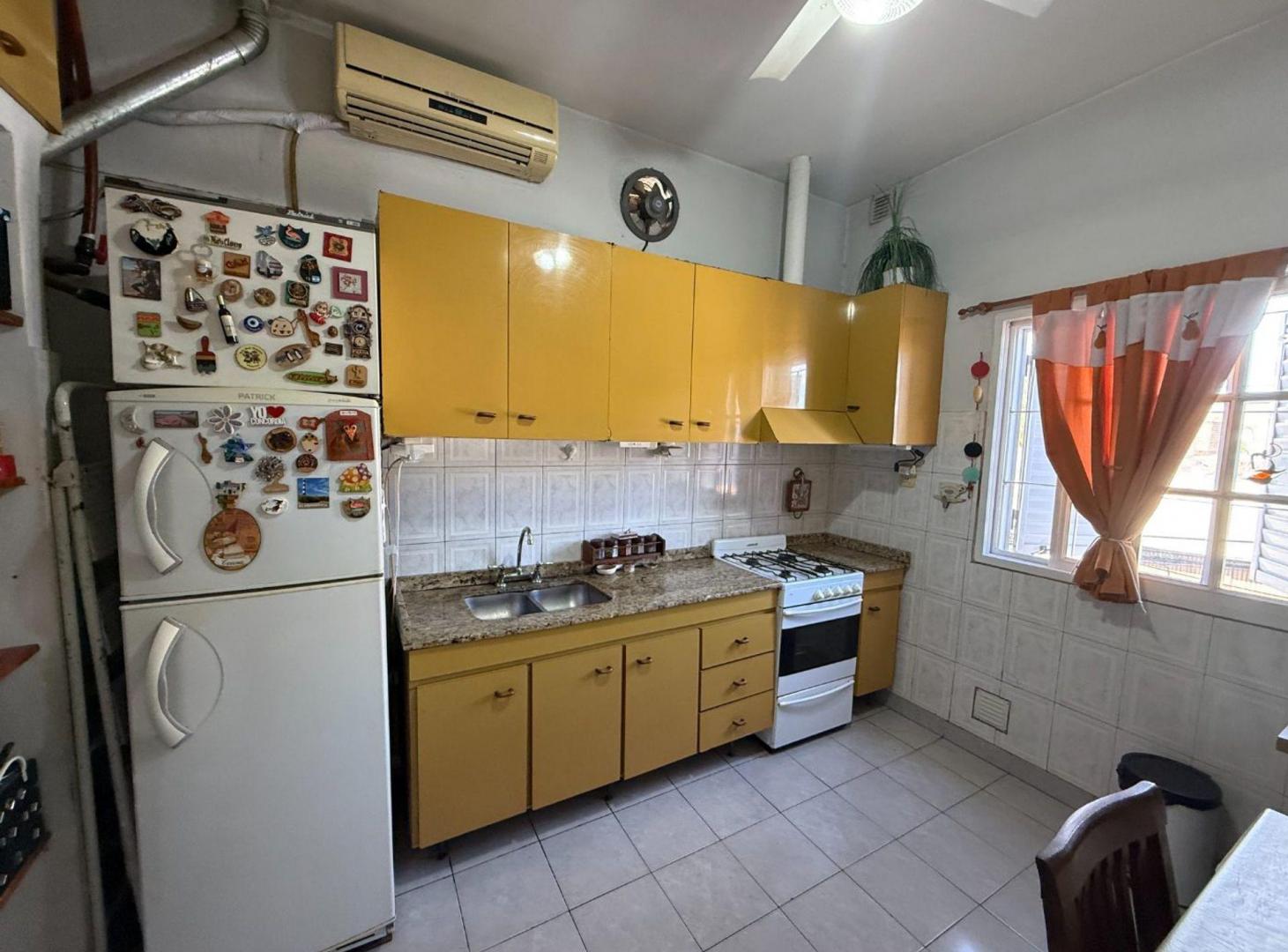 Foto de PH 4 amb con TERRAZA en VENTA en CASEROS, imagen 2