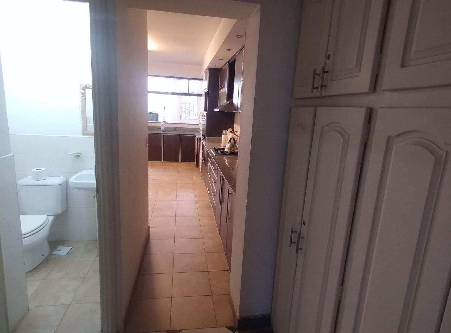 Foto de VENTA CASA EN FLORES CON 7 AMBIENTES FONDO LIBRE, imagen 5