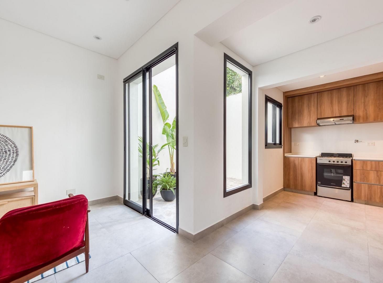 Foto de Venta PH 2,5 Ambs A NUEVO Patio y Terraza propia, imagen 3