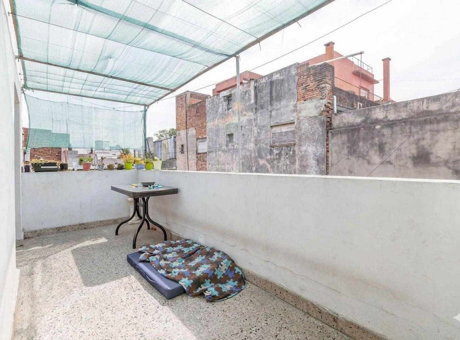 Foto de CASA EN VENTA + 2 UNIDADES IND + GALPÓN EN CASEROS, imagen 2
