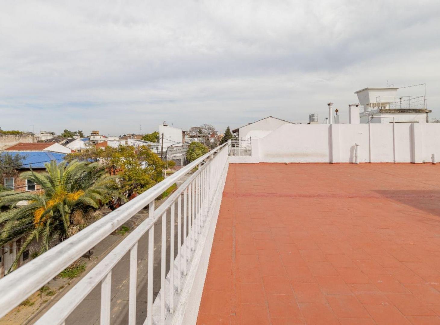 Foto de CASA EN VENTA + 2 UNIDADES IND + GALPÓN EN CASEROS, imagen 3