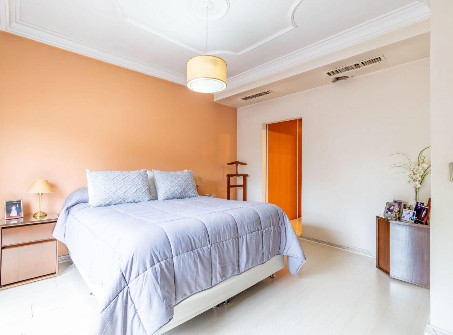 Foto de CASA 5 AMB EN VENTA CON JARDÍN QUINCHO Y COCHERA, imagen 3