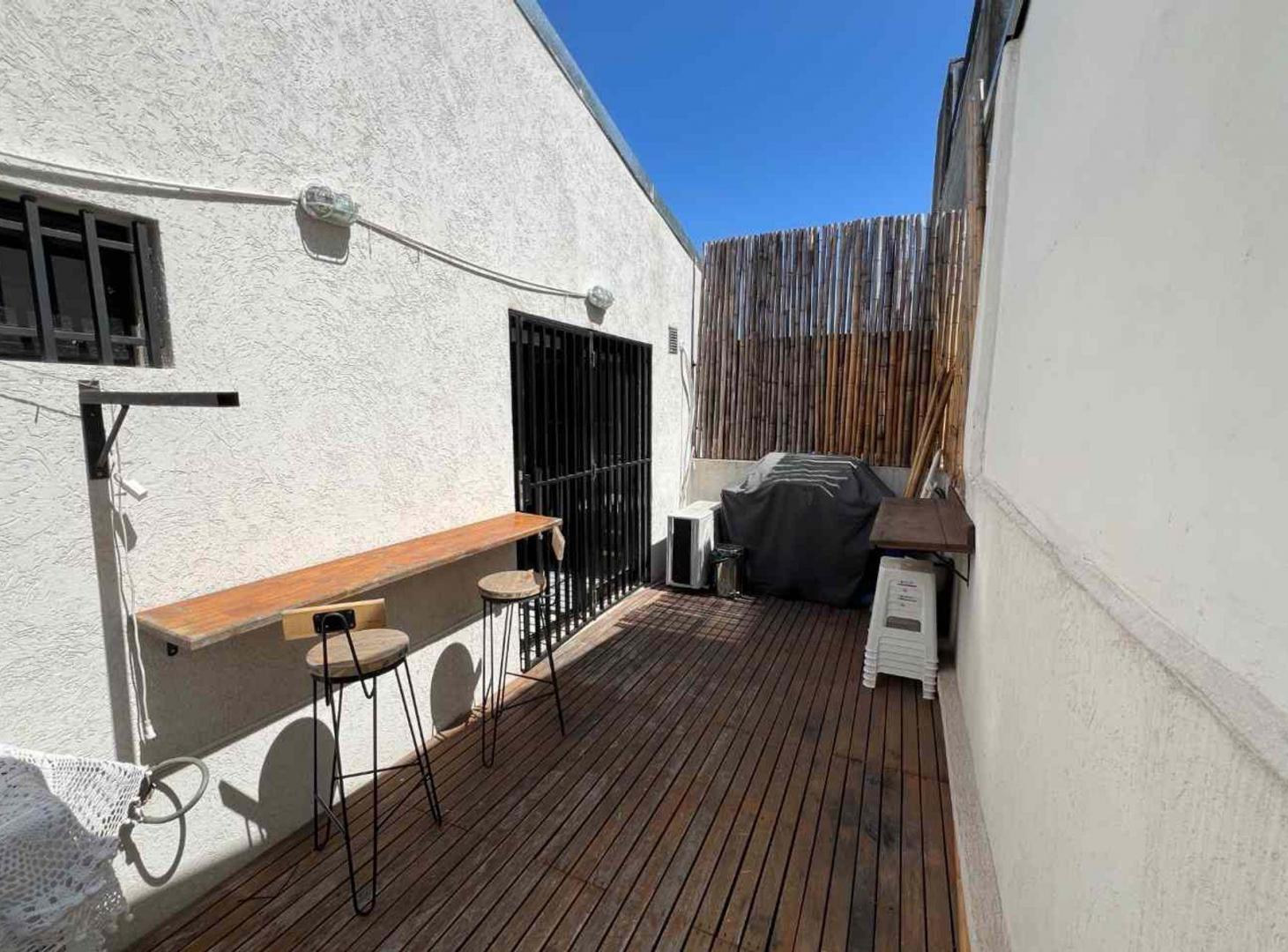 Foto de PH 2 ambientes + ESCRITORIO CON PATIO- Caseros, imagen 2