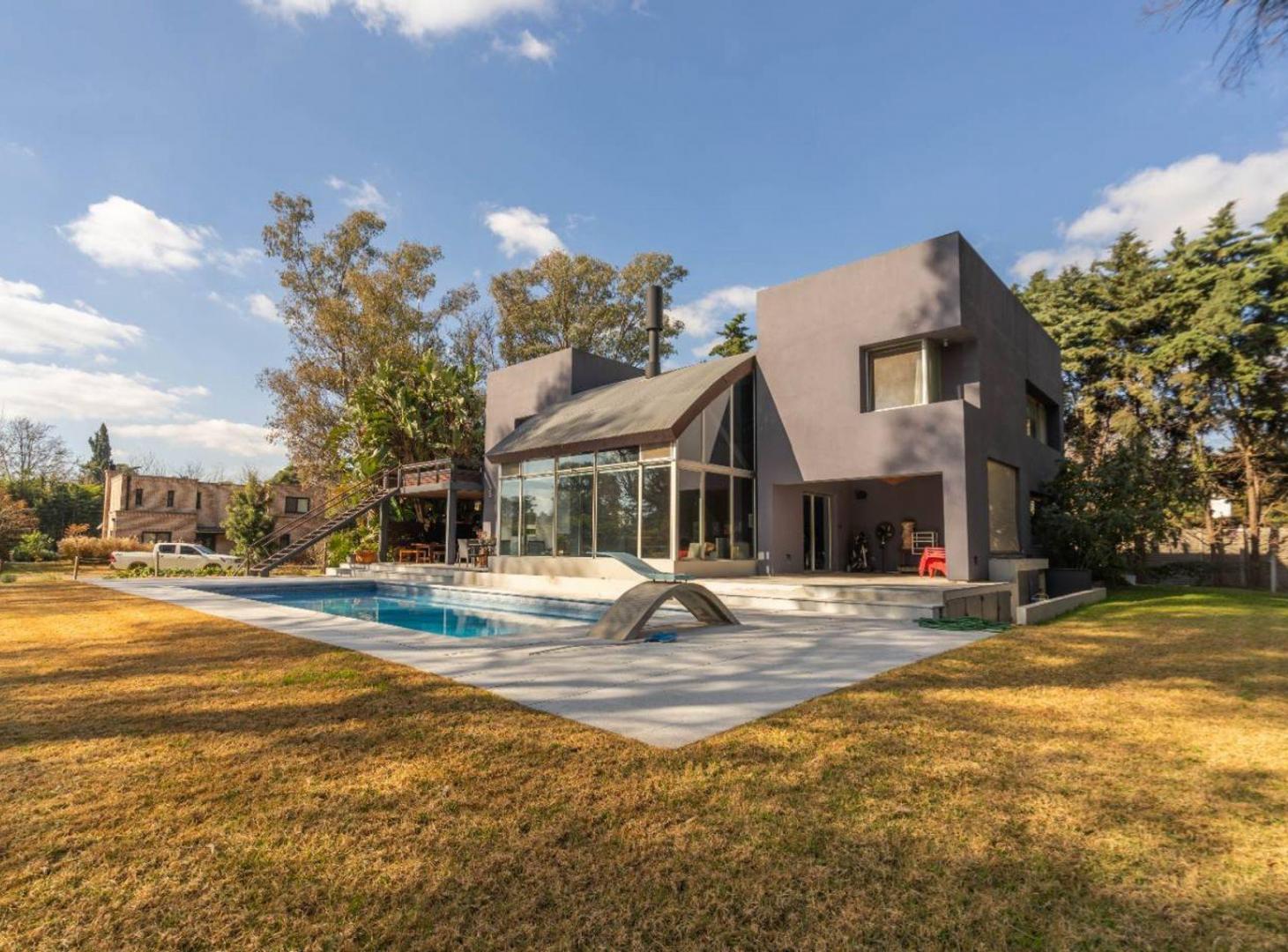 Foto de Casa de diseño 2 lotes Barrio Priv. Bosque Chico., imagen 4