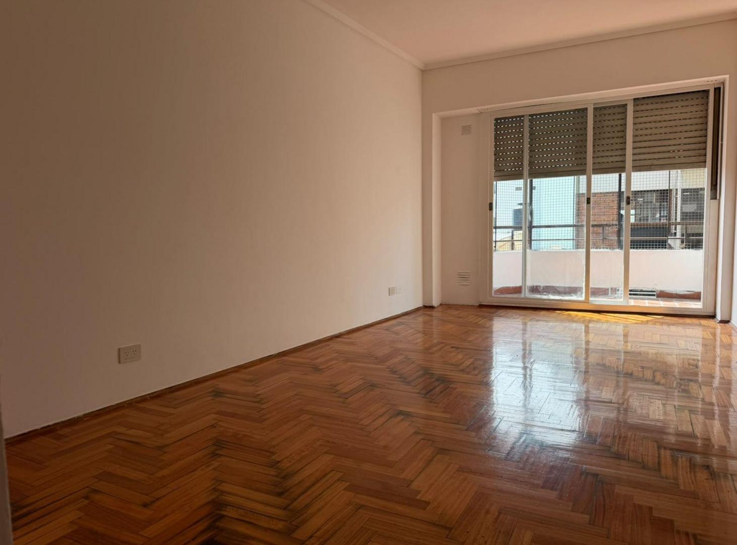 Foto de DEPARTAMENTO EN ALQUILER 2 AMB. CON LAV. BALCÓN, imagen 2