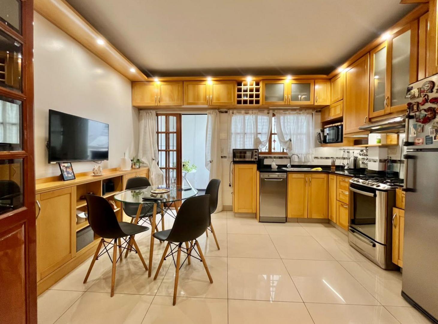 Foto de VENTA DUPLEX 4 AMB, COCHERA, PATIO VILLA URQUIZA, imagen 4