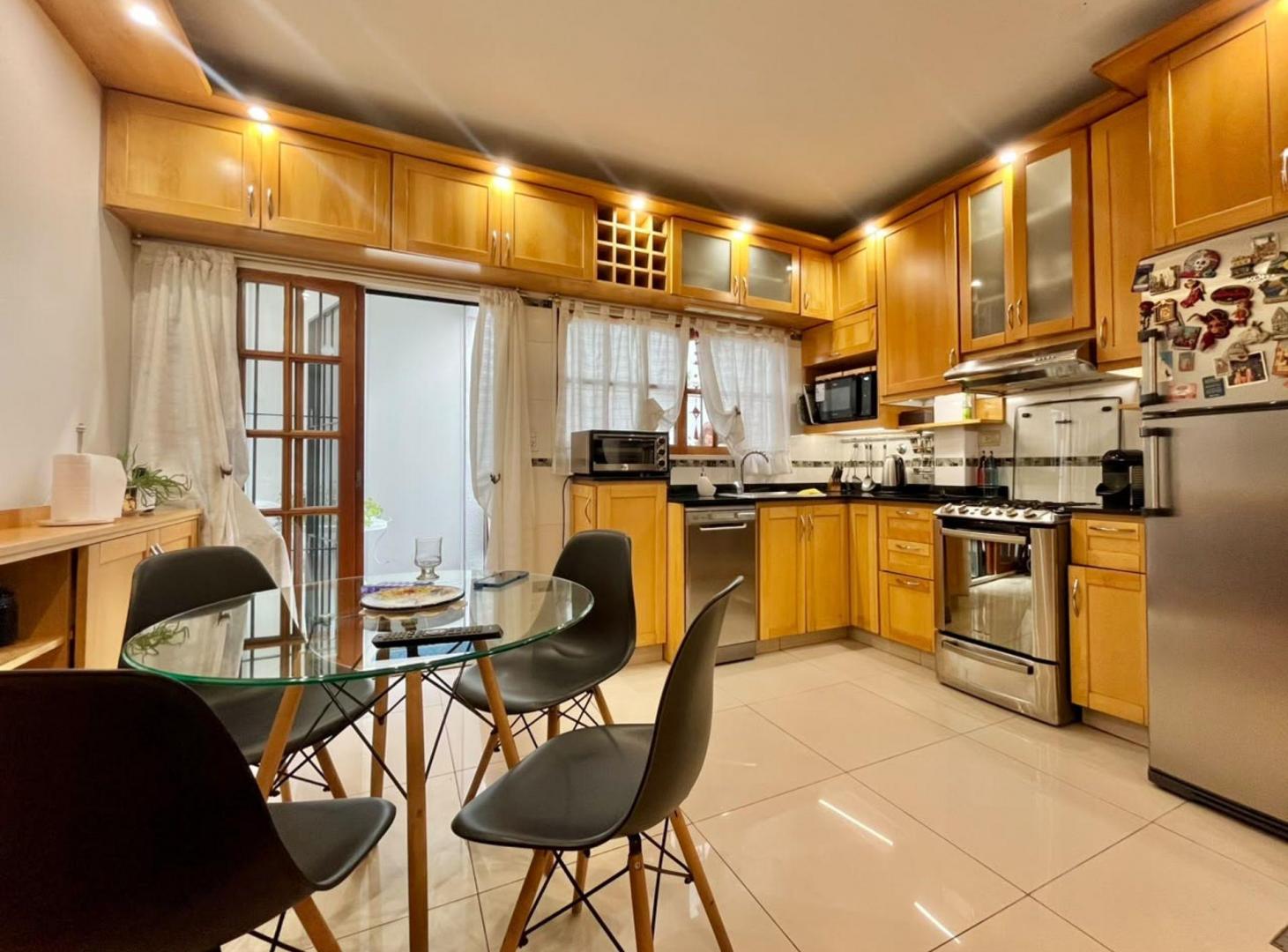 Foto de VENTA DUPLEX 4 AMB, COCHERA, PATIO VILLA URQUIZA, imagen 2