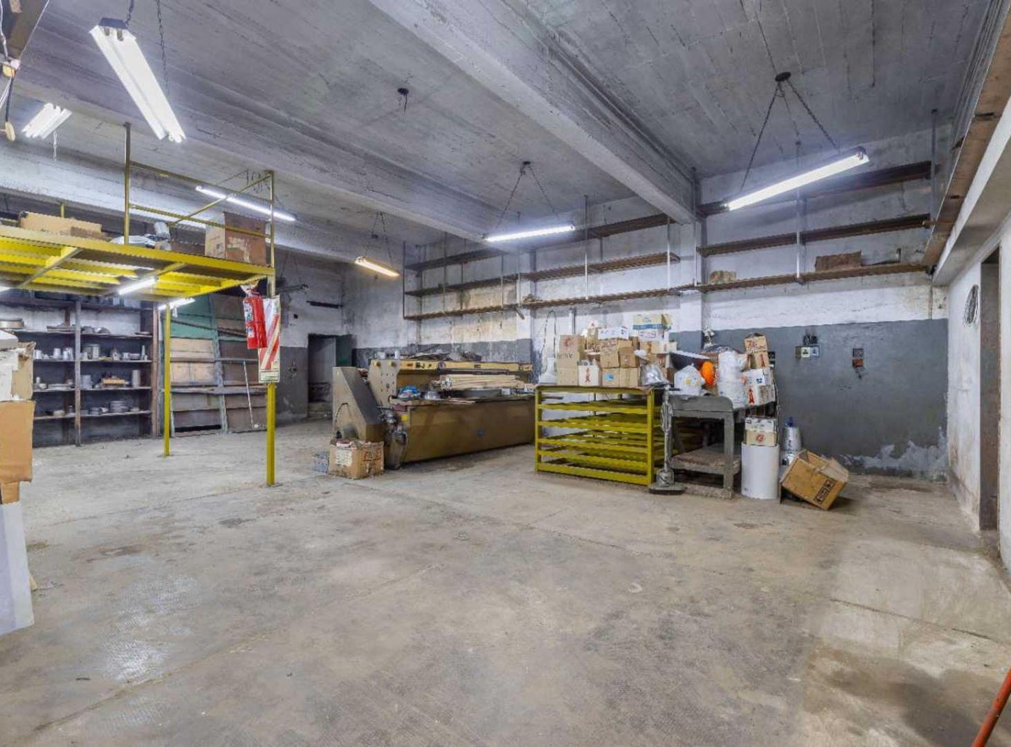 Foto de GALPÓN 2P EN VENTA + CASA 5 AMB EN JOSÉ INGENIEROS, imagen 1