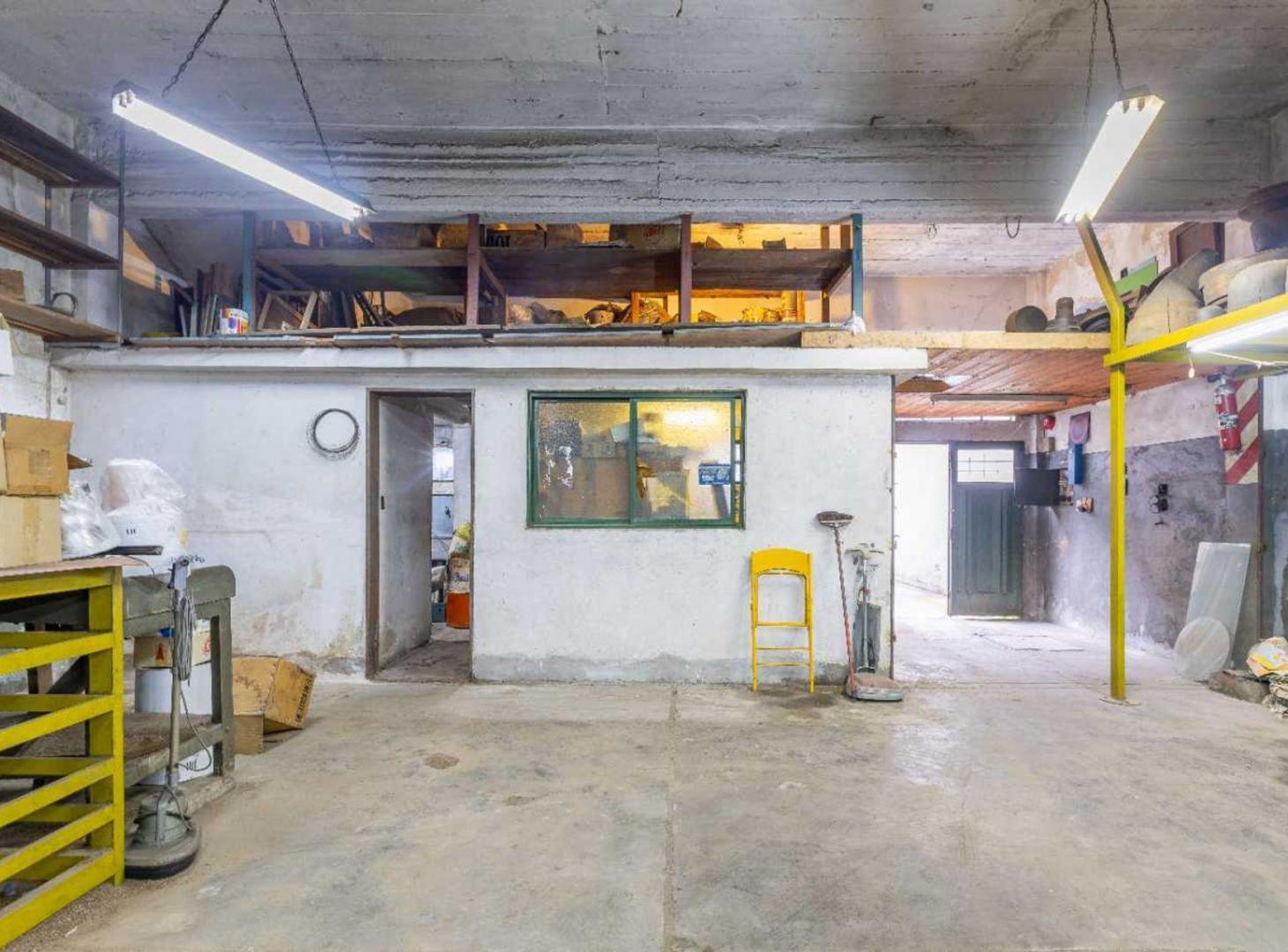 Foto de GALPÓN 2P EN VENTA + CASA 5 AMB EN JOSÉ INGENIEROS, imagen 2