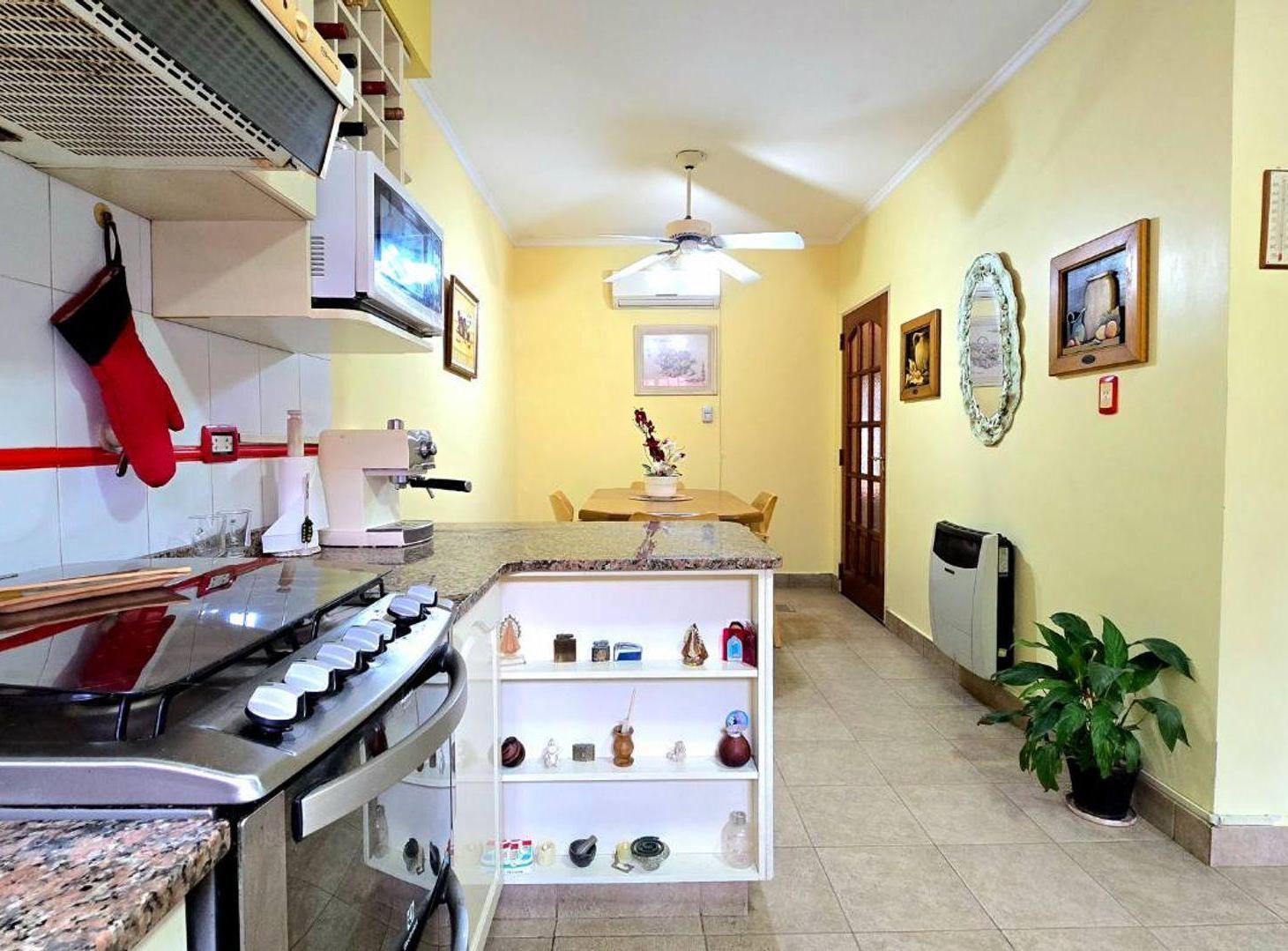 Foto de CASA CON COCHERA, PATIO Y PLAYROOM – VILLA URQUIZA, imagen 5