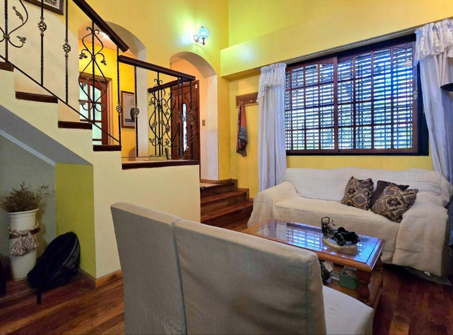 Foto de CASA CON COCHERA, PATIO Y PLAYROOM – VILLA URQUIZA, imagen 3