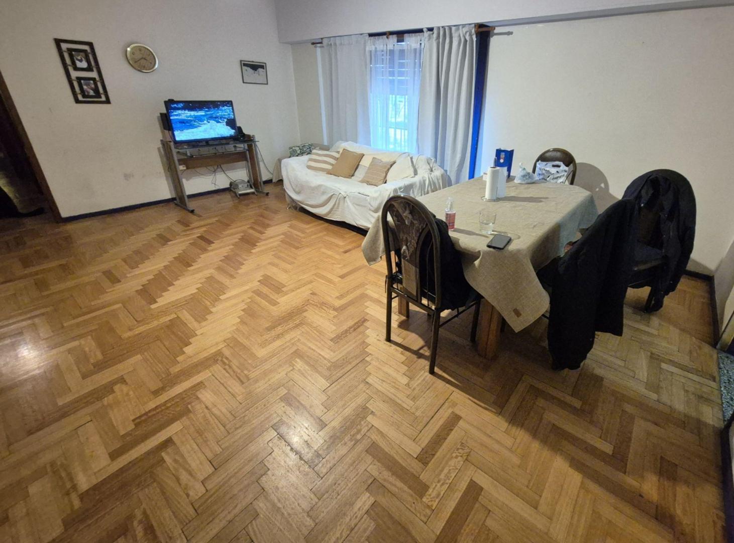Foto de VENTA DEPARTAMENTO 4 AMBIENTES MONTECASTRO PISO 11, imagen 3