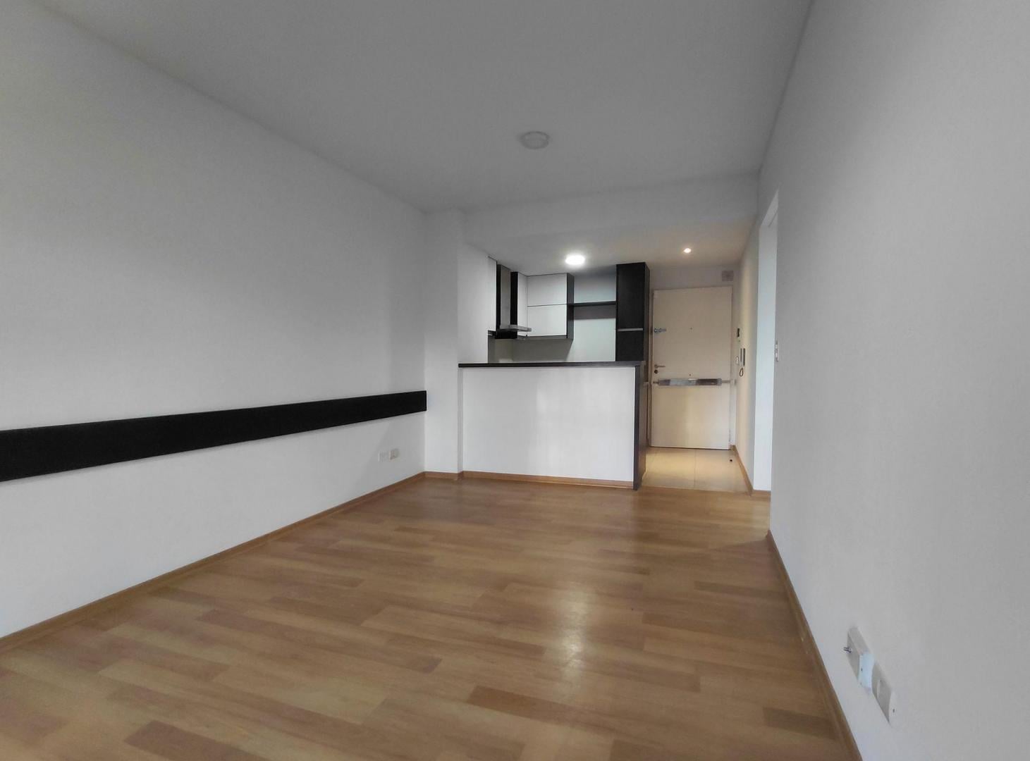 Foto de Venta Depto 2 ambientes y cochera Parque Chacabuco, imagen 4