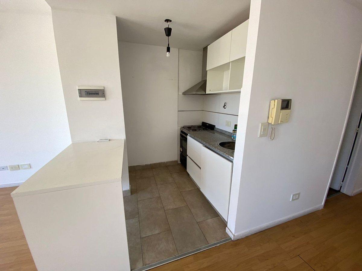 Foto de ALQUILER MONOAMBIENTE EN SÁENZ PEÑA EXC UBICACIÓN, imagen 3