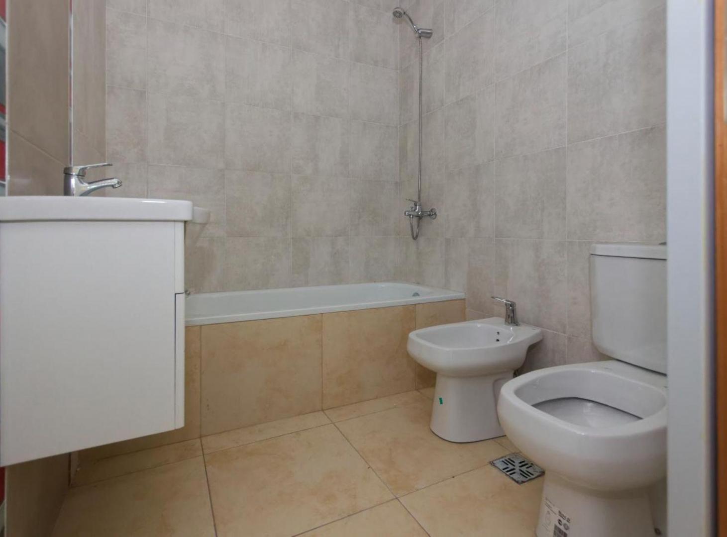 Foto de VENTA DEPTO 2 AMB A ESTRENAR BALCON APTO CREDITO!!, imagen 2