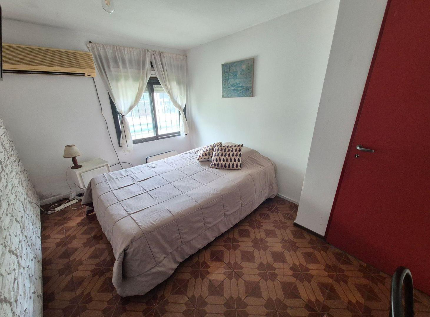 Foto de Lote de 10 x 40 con 3 viviendas, pileta y quincho, imagen 3