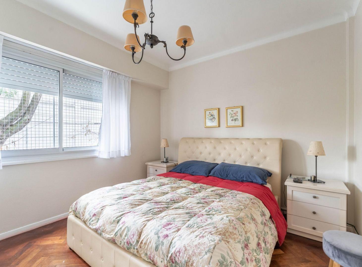 Foto de VENTA DPTO 3 AMB. BALCÓN FRENTE PLAZA ARENALES, imagen 2
