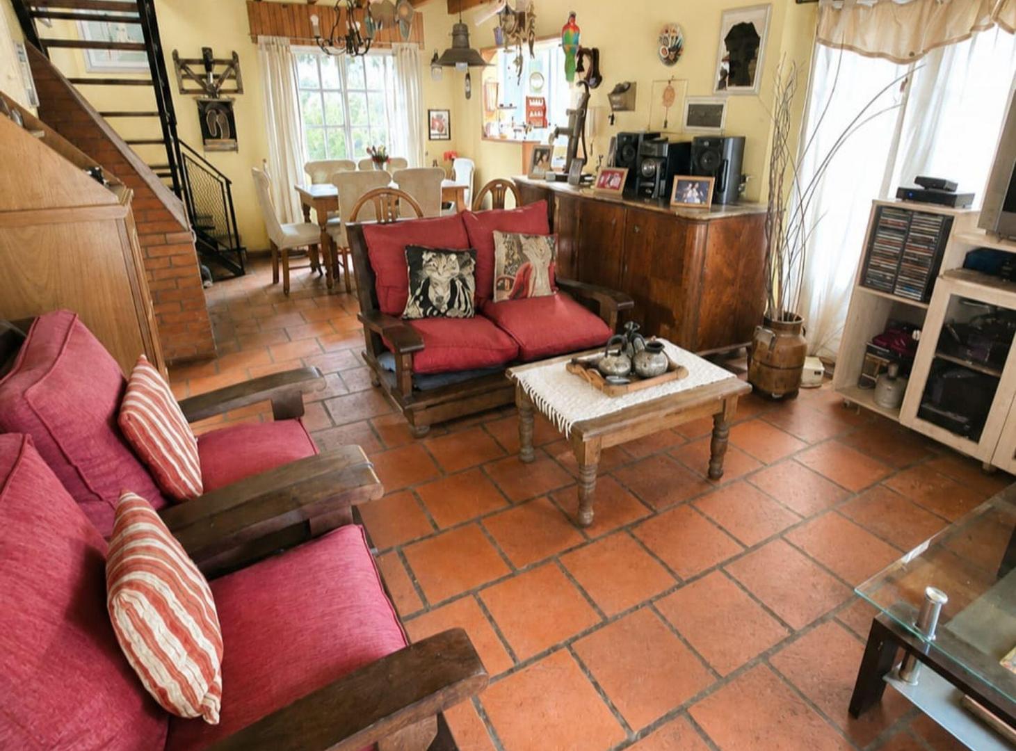 Foto de Casa Quinta 6 ambientes a 300mts Acceso Oeste, imagen 3