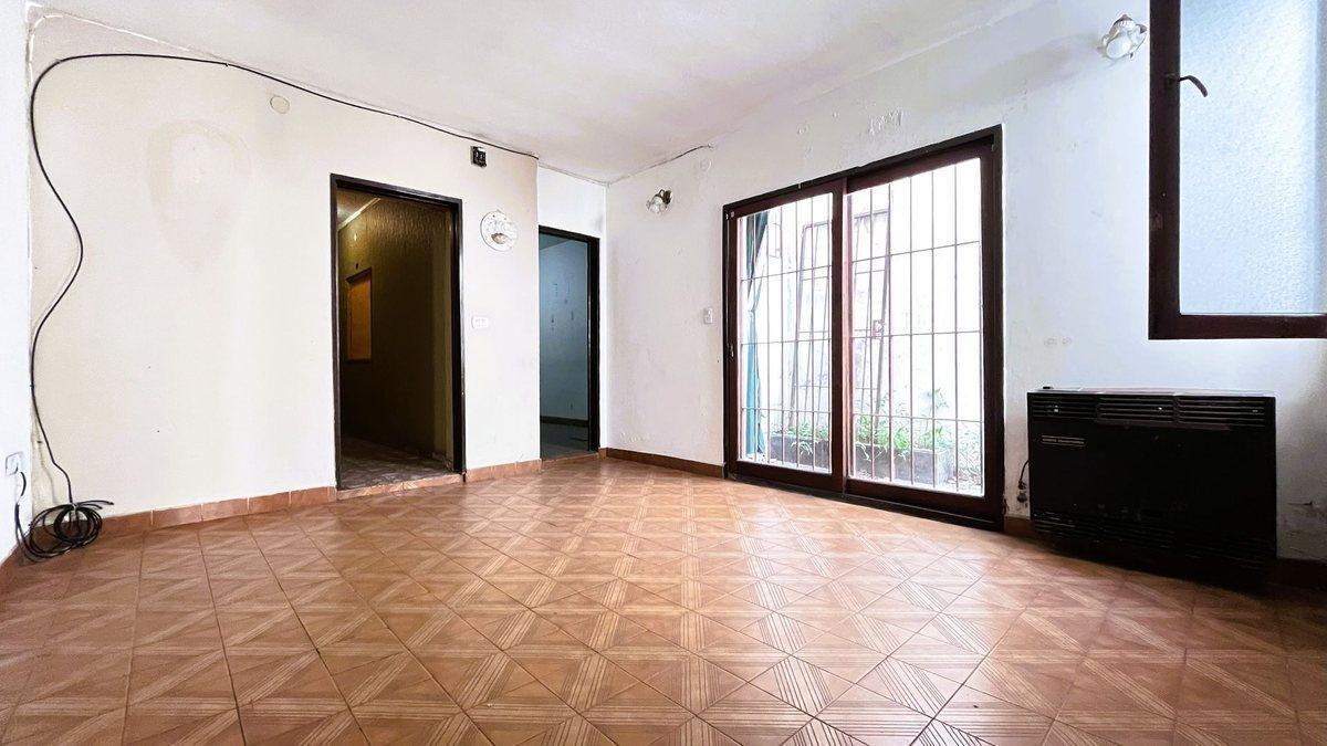 Foto de VENTA CASA 4 AMB GARAGE PATIO TERRAZA. CON LOCAL, imagen 3