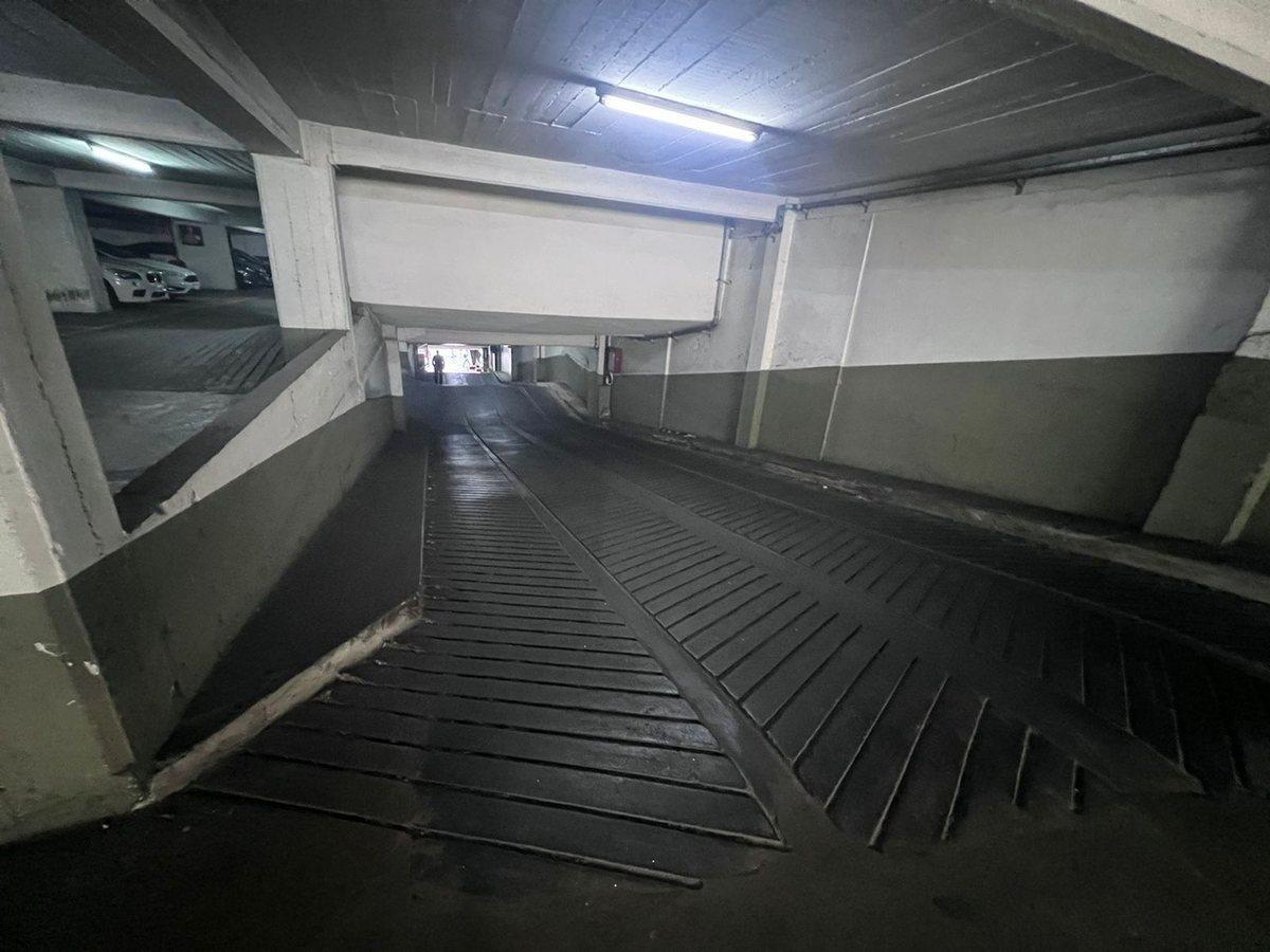 Foto de VENTA COCHERA MICROCENTRO EDIFICIO RIGARS RAMPA, imagen 3