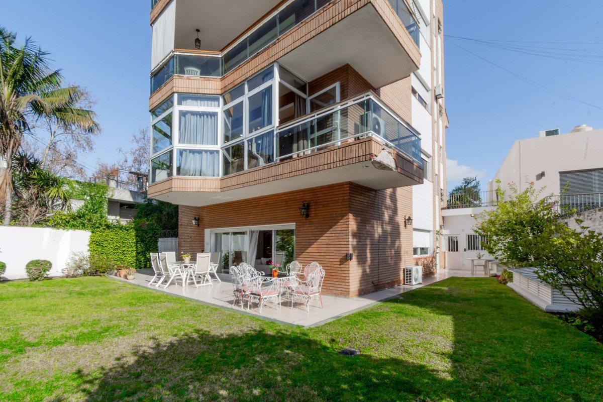 Foto de DPTO DUPLEX 7 AMB PARQUE PRIVADO- PLAZA ARENALES, imagen 1