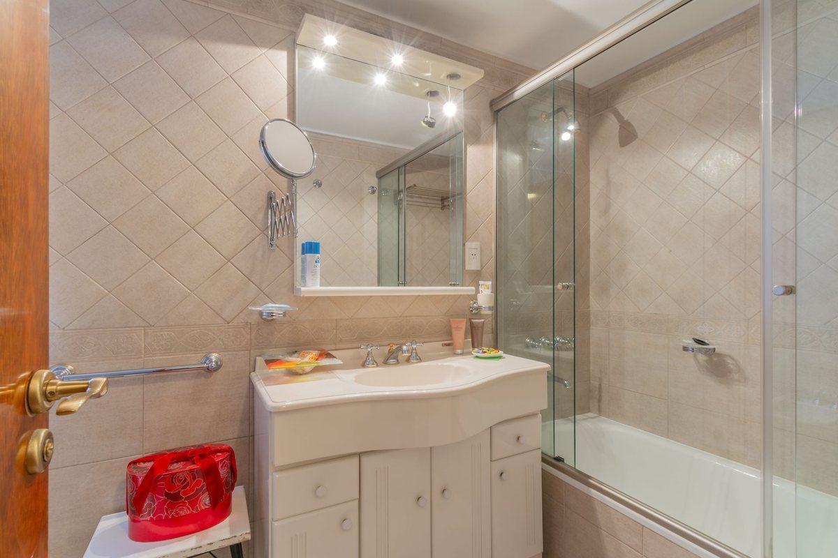 Foto de DPTO DUPLEX 7 AMB PARQUE PRIVADO- PLAZA ARENALES, imagen 3