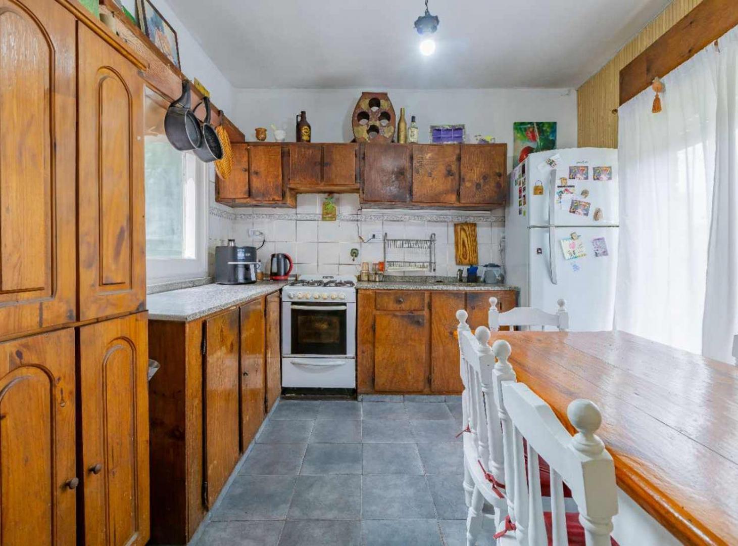 Foto de CASA 5 AMB EN VENTA CON COCHERA, JARDÍN Y QUINCHO, imagen 5
