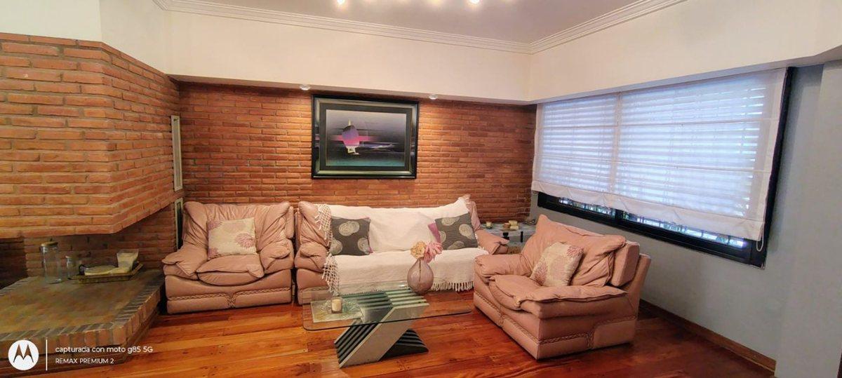 Foto de CASA VILLA DEVOTO 6 AMBIENTES QUINCHO y 2 COCHERAS, imagen 3