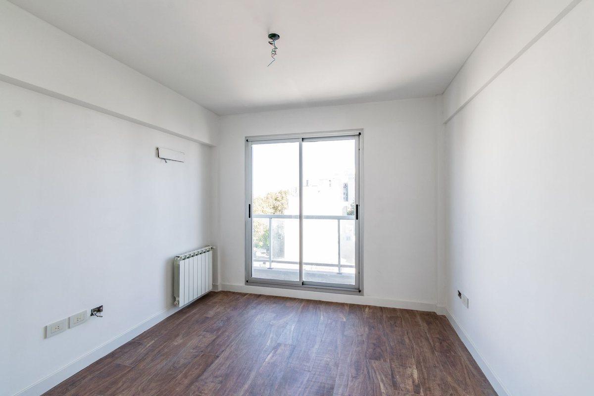 Foto de Venta Triplex 4 Ambientes Terraza Cochera, imagen 5