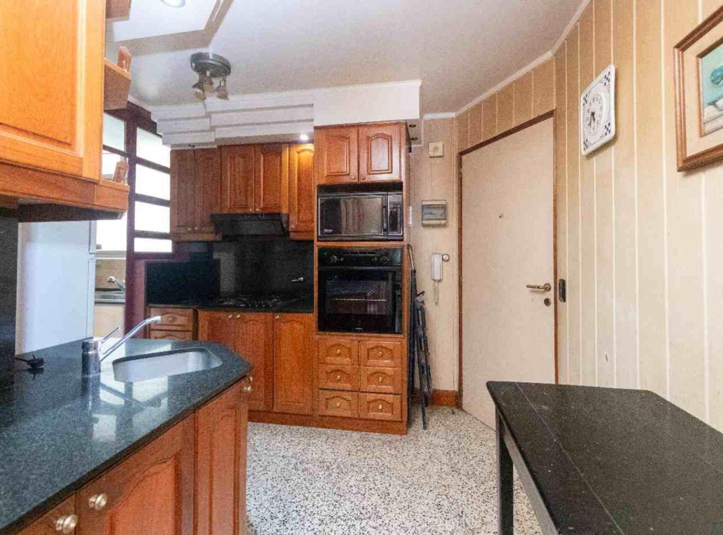 Foto de Venta departamento 3amb con dependencia Y cochera, imagen 2