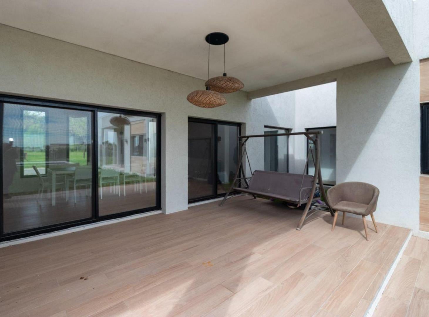 Foto de CASA 4 AMB. DESARROLLADA EN PLANTA BAJA C/ PISCINA, imagen 4