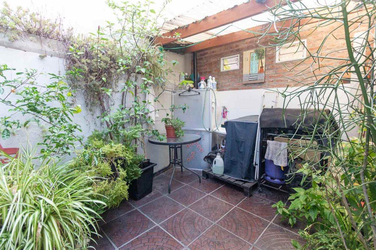 Foto de PH 4 AMB AL FRENTE CON DOS BALCONES Y PATIO, imagen 2