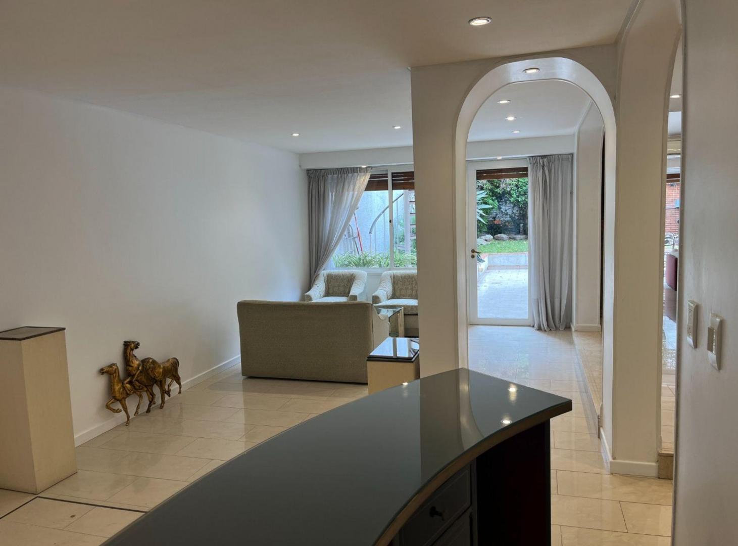 Foto de CASA 6 AMB. CON JARDÍN, PARRILLA, PILETA Y COCHERA, imagen 2